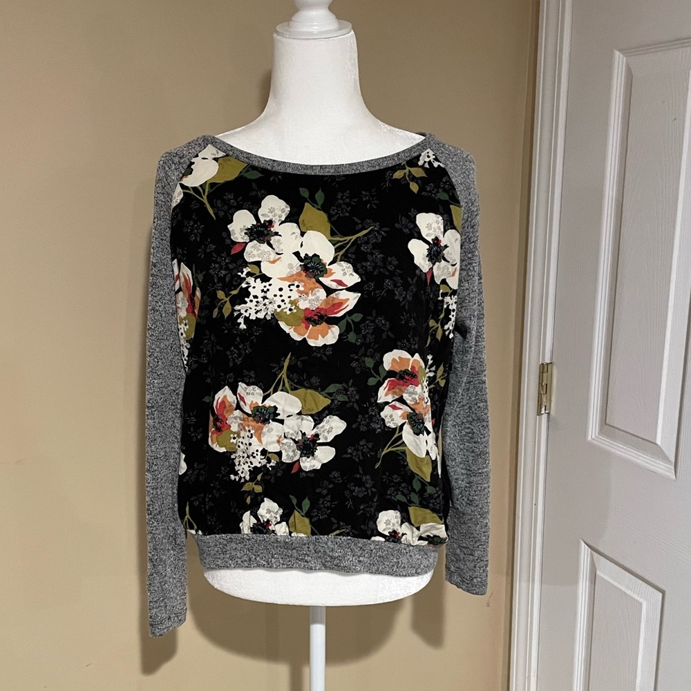 Kut from the Kloth mixed media top - Size Medium